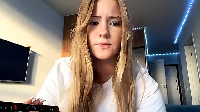 Snapshot of Lisi_Kiss_ chatting on June 2026 05:06:01 PM Lisi Kiss online show from June 2026 05:06:01 PM
