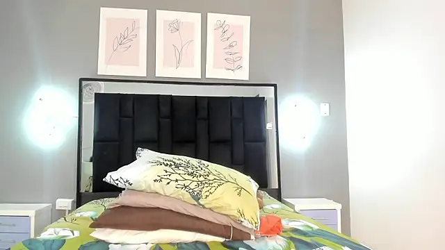 zoe curvyy online show from June 2026 12:16:01 PM