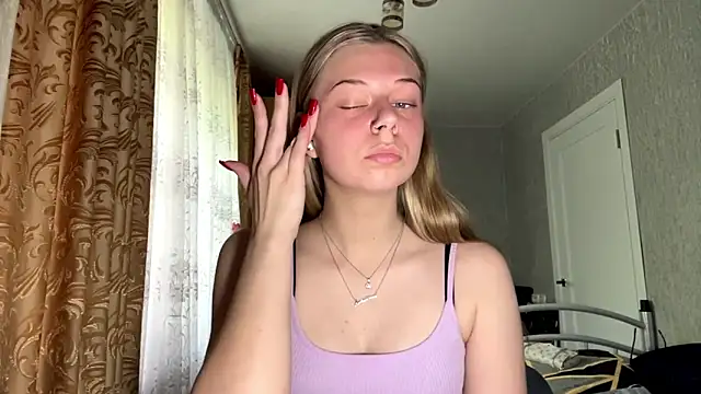 HoneysPiee online show from June 2026 10:03:01 AM