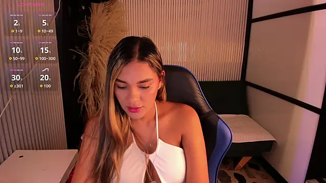 Snapshot of SophieWatson_ chatting on June 2026 01:48:02 PM SophieWatson online show from June 2026 01:48:02 PM