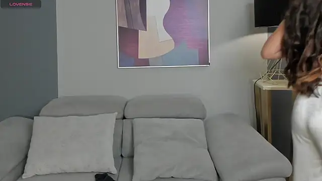 LillySanders online show from July 2026 07:05:01 PM
