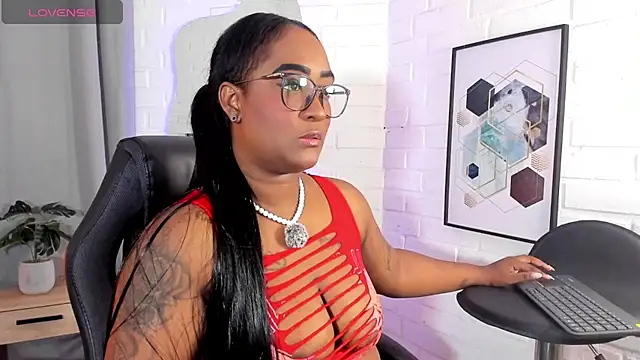 alison daniels  online show from November 2025 01:45:01 PM