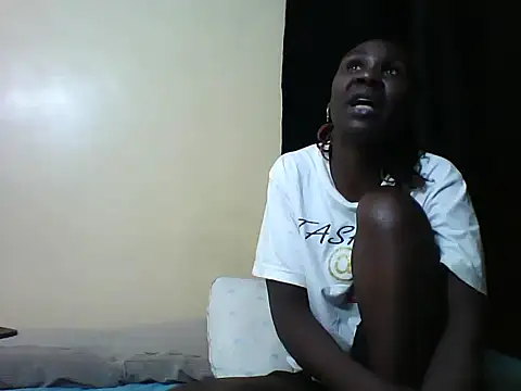 Snapshot of Bambybeauty2 chatting on June 2026 05:34:01 AM Bambybeauty2 online show from June 2026 05:34:01 AM