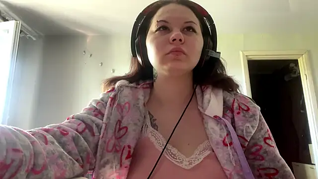 Redhair girl online show from June 2026 11:04:02 AM