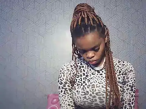 BustieLaura online show from June 2026 06:26:01 AM