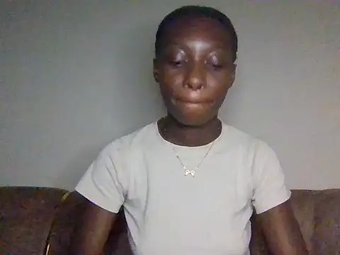 Snapshot of miss_petite0 chatting on June 2026 01:28:02 AM miss petite0 online show from June 2026 01:28:02 AM