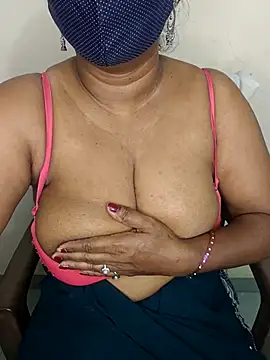Snapshot of MISS-LOVEV chatting on July 2026 01:29:01 AM MISS-LOVEV online show from July 2026 01:29:01 AM