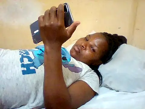 Snapshot of Camilla-Sweets chatting on June 2026 04:48:01 PM Camilla-Sweets online show from June 2026 04:48:01 PM