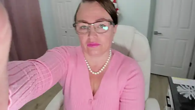 Snapshot of Vika73 chatting on December 2024 12:27:01 PM Vika73 online show from December 2024 12:27:01 PM