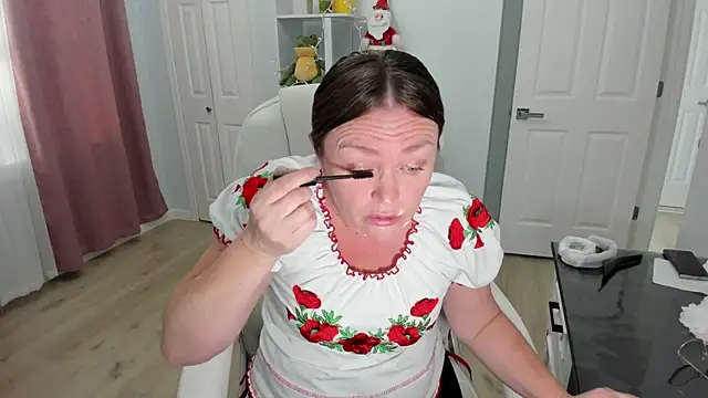 Snapshot of Vika73 chatting on December 2024 04:25:01 PM Vika73 online show from December 2024 04:25:01 PM