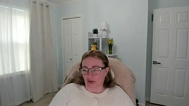 Snapshot of Vika73 chatting on March 2025 03:50:02 PM Vika73 online show from March 2025 03:50:02 PM