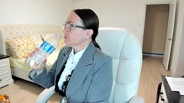 Snapshot of Vika73 chatting on September 2025 11:34:02 AM Vika73 online show from September 2025 11:34:02 AM