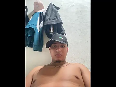 Leandrokis online show from May 2026 07:32:02 PM