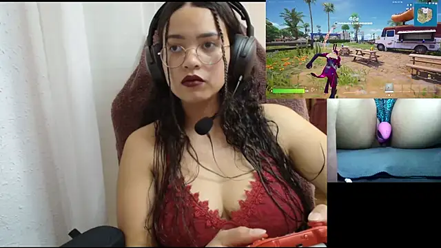 Snapshot of scarletdollof chatting on May 2026 06:02:02 PM scarletdollof online show from May 2026 06:02:02 PM