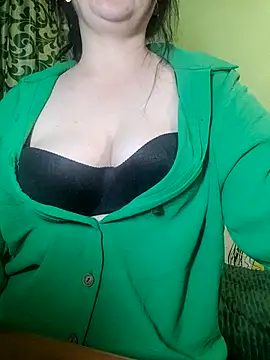 Snapshot of MiaRox chatting on May 2026 06:03:01 PM MiaRox online show from May 2026 06:03:01 PM