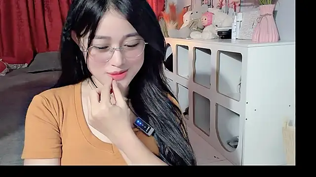 Bee-Cherry online show from May 2026 05:24:01 AM