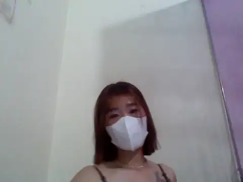 Snapshot of Lissaa18 chatting on May 2026 02:33:01 PM Lissaa18 online show from May 2026 02:33:01 PM