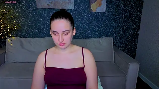 Elizabet Colllins online show from June 2026 01:00:02 AM