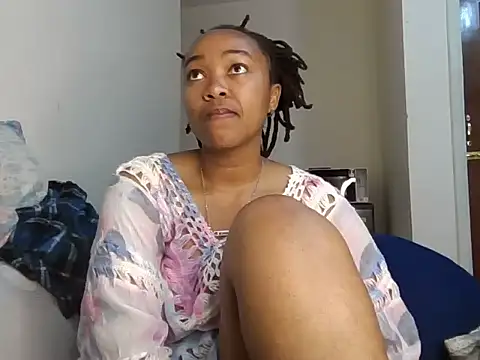 Snapshot of atara_seren chatting on June 2026 12:01:02 AM atara seren online show from June 2026 12:01:02 AM