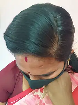 Snapshot of CuteTamizhachi chatting on July 2026 03:45:02 AM CuteTamizhachi online show from July 2026 03:45:02 AM