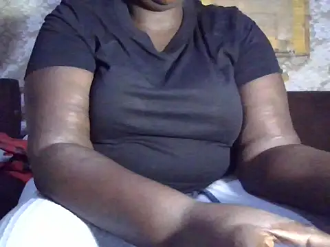 Snapshot of queenrosa3 chatting on May 2026 10:11:02 AM queenrosa3 online show from May 2026 10:11:02 AM