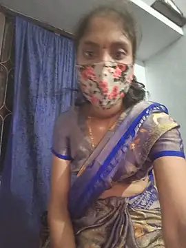 Snapshot of reshma124 chatting on June 2026 03:28:01 PM reshma124 online show from June 2026 03:28:01 PM