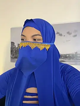Amira 002 online show from May 2026 01:17:02 PM