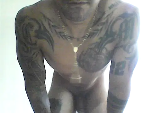Snapshot of musclebody12 chatting on May 2026 09:32:01 PM musclebody12 online show from May 2026 09:32:01 PM