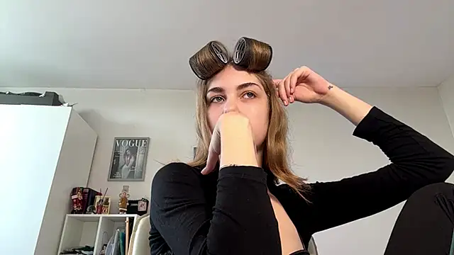 Snapshot of BlairisDarling chatting on May 2026 01:40:01 PM BlairisDarling online show from May 2026 01:40:01 PM