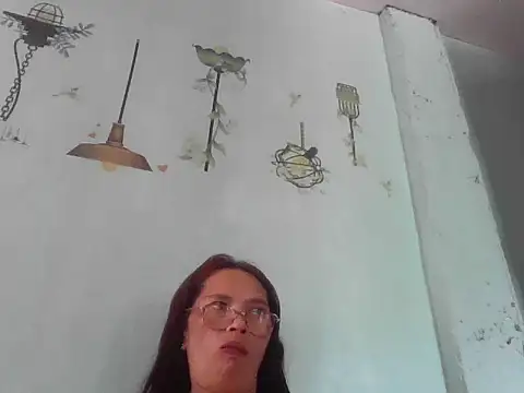 Snapshot of momshe2026 chatting on June 2026 04:15:01 AM momshe2026 online show from June 2026 04:15:01 AM