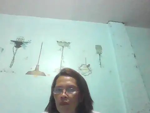 Snapshot of momshe2026 chatting on June 2026 12:44:02 PM momshe2026 online show from June 2026 12:44:02 PM