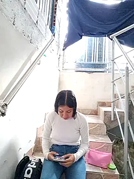 HOTANDSKINNY online show from June 2026 11:04:02 AM
