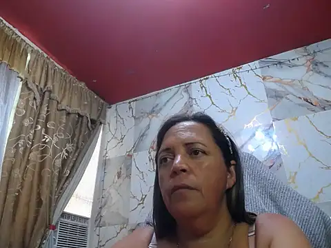 Snapshot of alina_maturee chatting on May 2026 12:22:02 PM alina maturee online show from May 2026 12:22:02 PM