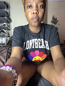 Snapshot of Sweet_Linah1 chatting on June 2026 02:32:02 PM Sweet Linah1 online show from June 2026 02:32:02 PM