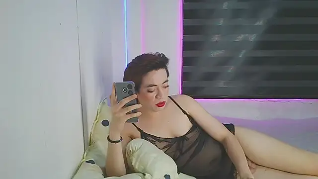 Snapshot of Pretty_Bug chatting on July 2026 12:51:01 PM Pretty Bug online show from July 2026 12:51:01 PM