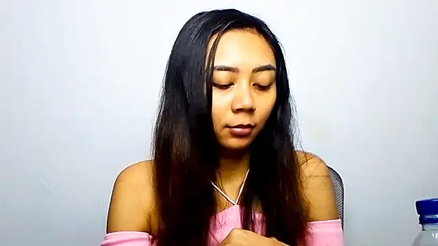 Snapshot of KristieOrtmann chatting on June 2026 06:16:02 AM KristieOrtmann online show from June 2026 06:16:02 AM