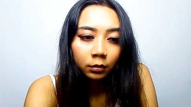 Snapshot of KristieOrtmann chatting on June 2026 01:48:01 PM KristieOrtmann online show from June 2026 01:48:01 PM