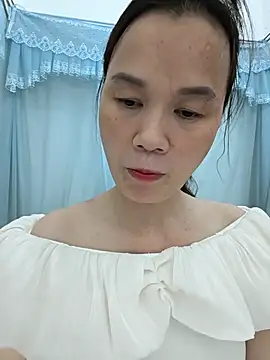 Snapshot of Lye_lovely chatting on June 2026 12:29:02 PM Lye lovely online show from June 2026 12:29:02 PM