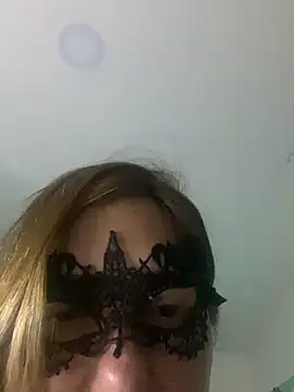 lulupiecitosamor online show from June 2026 11:43:01 AM
