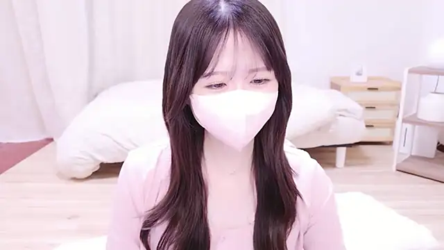 Snapshot of Yuinyaaa chatting on July 2026 07:23:02 AM Yuinyaaa online show from July 2026 07:23:02 AM