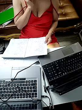 Julie-Rosee online show from May 2026 03:55:02 AM