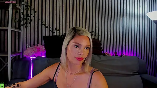Snapshot of Betty_Brock chatting on June 2026 01:14:01 AM Betty Brock online show from June 2026 01:14:01 AM