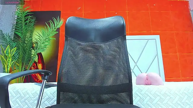 Snapshot of CHRIS_GREY chatting on June 2026 04:53:01 PM CHRIS GREY online show from June 2026 04:53:01 PM