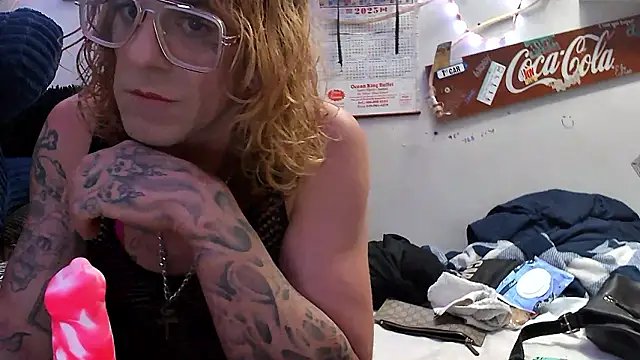Snapshot of VanillaSnowcones chatting on July 2026 01:43:02 AM VanillaSnowcones online show from July 2026 01:43:02 AM