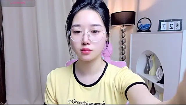Snapshot of miuu6868 chatting on June 2026 02:05:01 AM miuu6868 online show from June 2026 02:05:01 AM