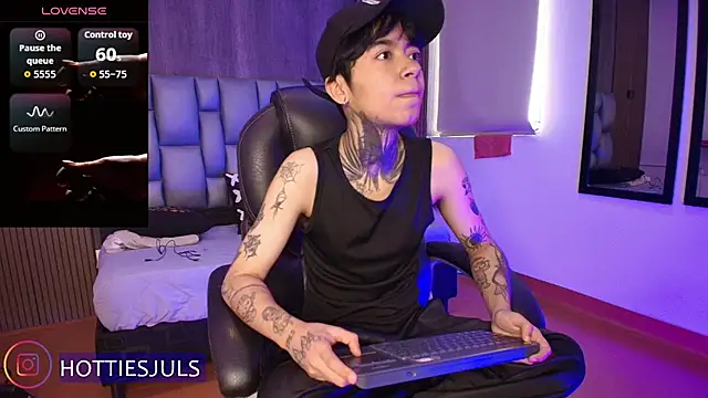 Snapshot of hottiesjuls chatting on July 2026 05:33:02 PM hottiesjuls online show from July 2026 05:33:02 PM