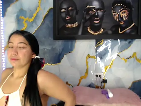 Yasmine Tapias online show from June 2026 09:30:02 PM