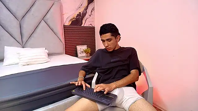 Snapshot of Isaacxsam_ chatting on May 2026 12:34:02 PM Isaacxsam online show from May 2026 12:34:02 PM