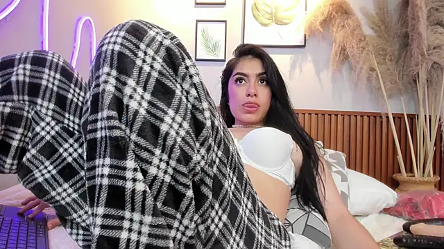 CARLA FERRERM online show from June 2026 07:57:01 AM