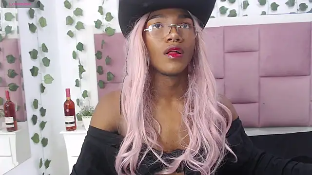 Snapshot of Elektraqueen1 chatting on May 2026 07:23:02 PM Elektraqueen1 online show from May 2026 07:23:02 PM